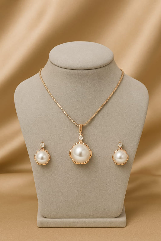 Classic Pearl Bloom Pendant Set