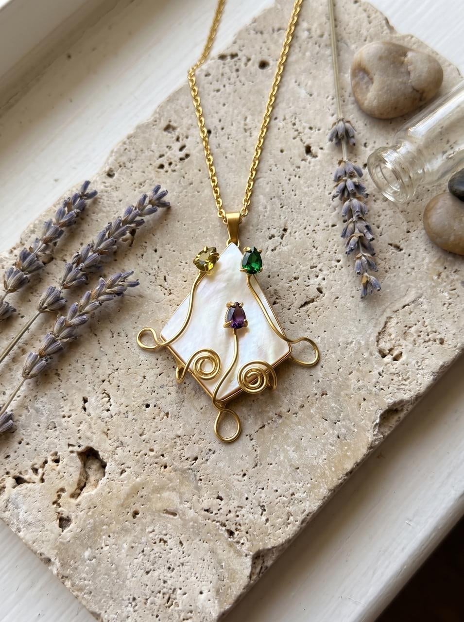 Mother of Pearl Stone Pendant Chain necklace